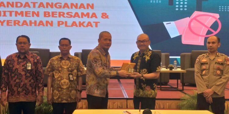 Bidang Intelijen Kejati Riau Menjadi Narasumber Dalam Kegiatan Sosialisasi Penerapan Sistem Manajemen Anti Penyuapan (SMAP)
