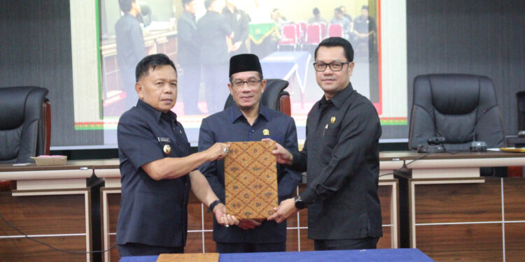 DPRD Meranti Gelar Paripurna Laporan Pansus dan Penyampaian Nota Keuangan RAPBD 2024