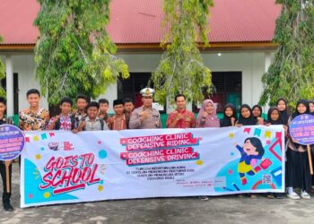 Satlantas Polres Siak dan Tim ISDC ( INDONESIA SAFETY DRIVING CENTER) Adakan Giat Police Goes To School   