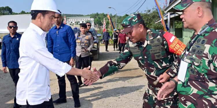 Panglima TNI Mendampingi Presiden RI Groundbreaking Kodim IKN