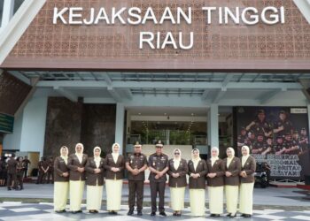 Kejati Riau Pimpin Upacara Peringatan Hari Ibu Ke -95 Tahun 2023