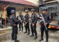 Ops Lilin – LK 2023, Satgas Tindak Brimobda Riau Sambang Pusat Perbelanjaan dan Keramaian