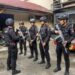 Ops Lilin – LK 2023, Satgas Tindak Brimobda Riau Sambang Pusat Perbelanjaan dan Keramaian