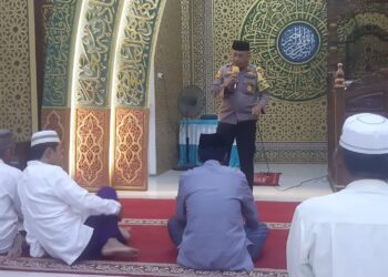 Kapolsek Bukit Raya Melaksanakan Kegiatan Sholat Shubuh Berjamaah