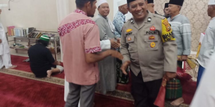 Personel Polresta Pekanbaru dan Polsek jajaran Polresta Pekanbaru melaksanakan kegiatan cooling system