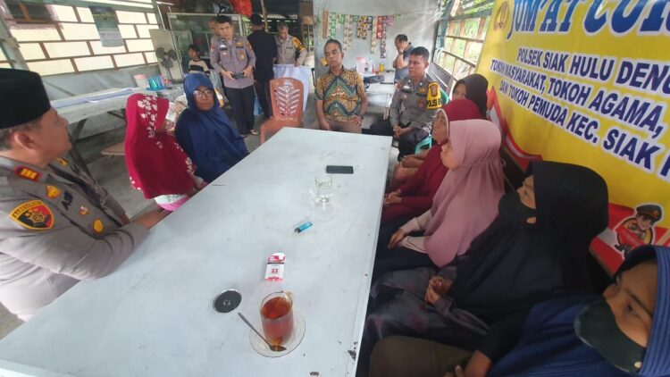 Kapolsek Siak Hulu Dengar Curhat Masyarakat Desa Tanah Merah
