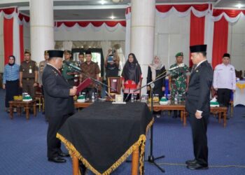 Pj Bupati Kampar Hambali Lantik Drs Yusri Penjabat Sekda Kampar