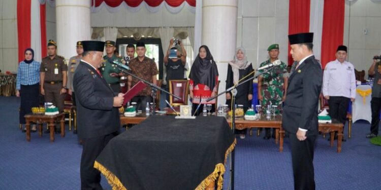 Pj Bupati Kampar Hambali Lantik Drs Yusri Penjabat Sekda Kampar