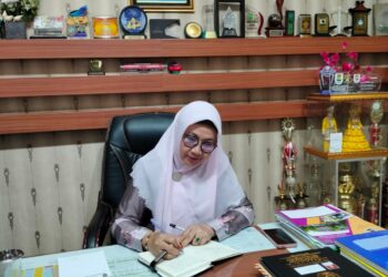 Kepsek SMAN 1 Pekanbaru Dra Baini, M.Pd Siap Majukan Sekolah Tiga Program Prioritas