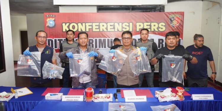 Tim Gabungan Polda Riau dan Sumbar Ungkap Kasus Curas Gunakan Senjata Api