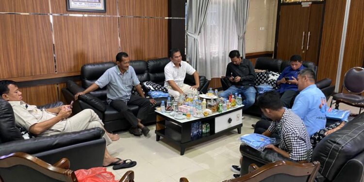 Parah!! Ruang Kerja Bupati Kuansing Diduga Berubah Fungsi Sebagai Tempat Pemenangan Capres 02