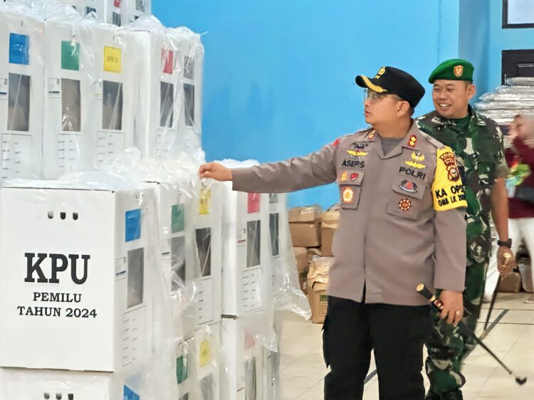 Pastikan Logistik Aman di PPK,Kapolres Siak lakukan Monitoring dan Pengecekan Ke Kecamatan