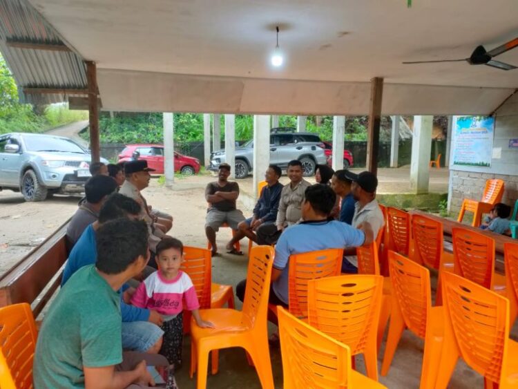 Minggu Kasih, Sat Bimas Polres Kuansing Kunjungi Jemaat Gereja HKBP