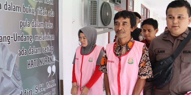 Tim Penyidik Pidsus Kejaksaan Negeri Pelalawan Tetapkan Tersangka Korupsi Kegiatan Pembuatan Sampan TA 2019