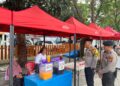 Sat Samapta Polresta Pekanbaru Berikan Pengamanan Kepada Masyarakat Yang Berburu Takjil   