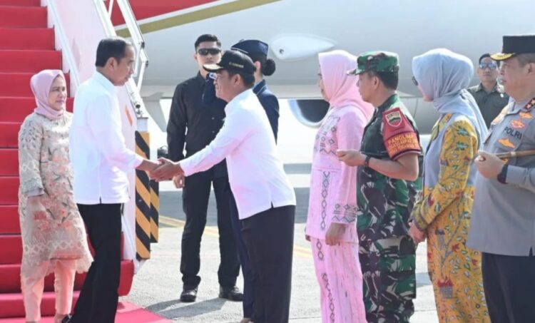 Presiden Jokowi dan Ibu Iriana Tiba di Bandara Internasional Kualanamu Sumut