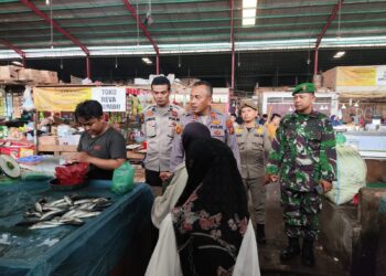 Berikan Rasa Aman, Polsek Bukit Raya Laksanakan Patroli Ke Pasar Pagi Arengka