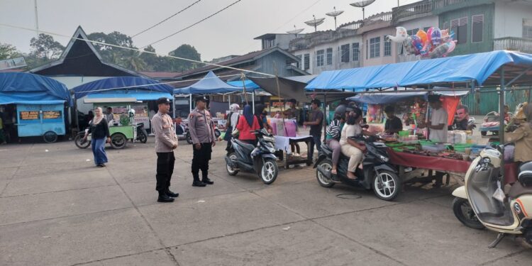 Polsek Jajaran Polres Kuansing Berhasil Amankan Pasar Ramadhan di Berbagai Wilayah