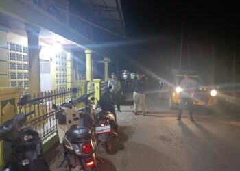 Polsek Kuantan Mudik Gelar Pengamanan Shalat Tarawih di Mesjid Nurul Amal