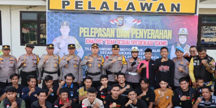 Satlantas Polres Pelalawan Deklarasi Tertib Lalu lintas Dengan Komunitas Motor