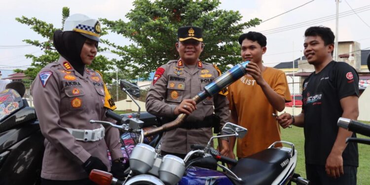 Satlantas Polres Pelalawan Deklarasi Tertib Lalu lintas Dengan Komunitas Motor
