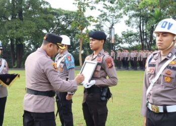 Kapolres Kuansing Pimpin Upacara PTDH dan Pecat Seorang Personel, Ini Pasalnya..!