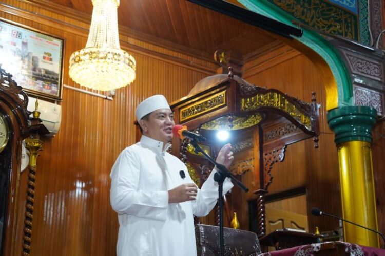 Kapolda Riau Safari Subuh Ramadhan di Mesjid Paripurna Al- Muhsinin Pekanbaru