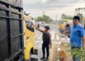 Peduli Sesama, Sat Intelkam Polres Kuansing Bagi Bagi Takjil Geratis