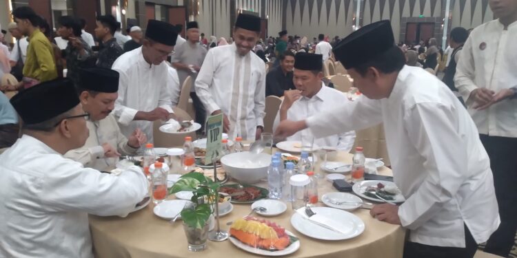 Pemkab Inhil Silaturahim Dan Buka Puasa Bersama Dengan Kerukunan Keluarga Indragiri Hilir (KKIH)