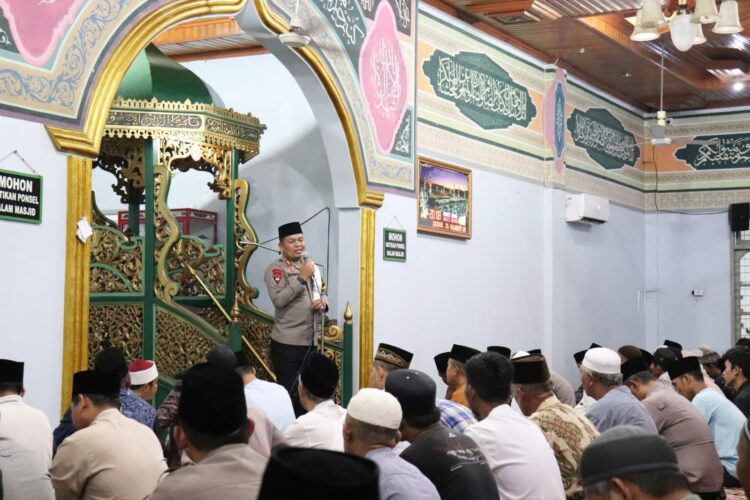 Kapolres Pelalawan Rutin Lakukan Sholat Tarawih Keliling  