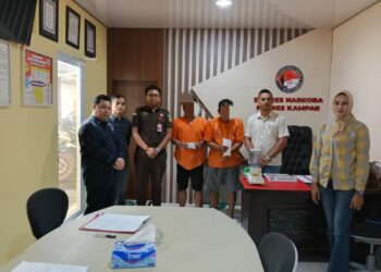 Satnarkoba dan Polsek Kampar Kiri Hilir Musnahkan Barang Bukti Narkoba Sabu-sabu