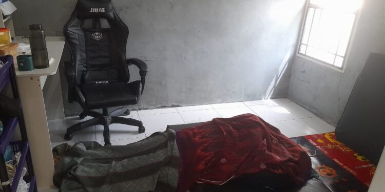 Guru SD Ditemukan Membusuk, Korban Meninggal Diduga Sakit