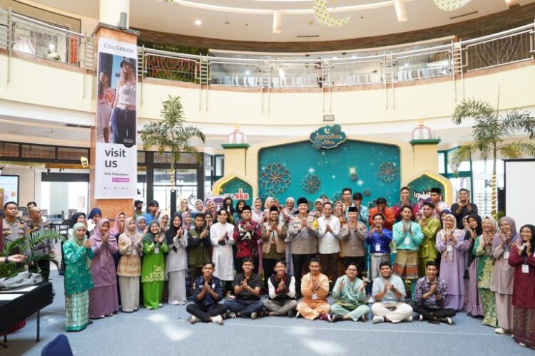 Kapolda Riau Moh Iqbal Hadiri Acara Puncak Serambi Ramadhan Berbagi Di Pekanbaru