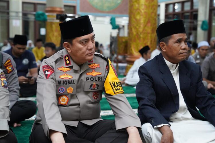 Kapolda Riau Saat Safari Ramadhan di Masjid Muthmainnah