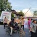 Kapolsek Kuantan Mudik dan Ibu Bhayangkari Ranting Bagikan Takjil