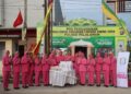 Bhayangkari Cabang Pelalawan Berbagi Takjil Gratis Kepada Pengguna Jalan Lintas Timur