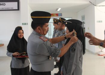 Kalapas Narkotika Kelas IIB Rumbai Gelar Upacara Naik Pangkat Pegawai  (PNS)