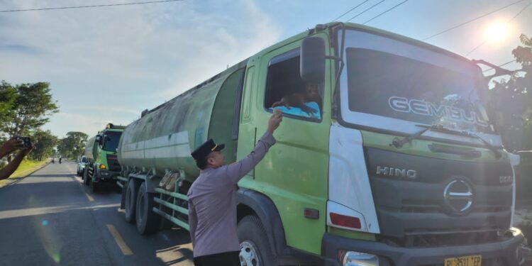 Begini Kegiatan Kapolsek Kampar Kiri Hilir Jelang Berbuka Puasa