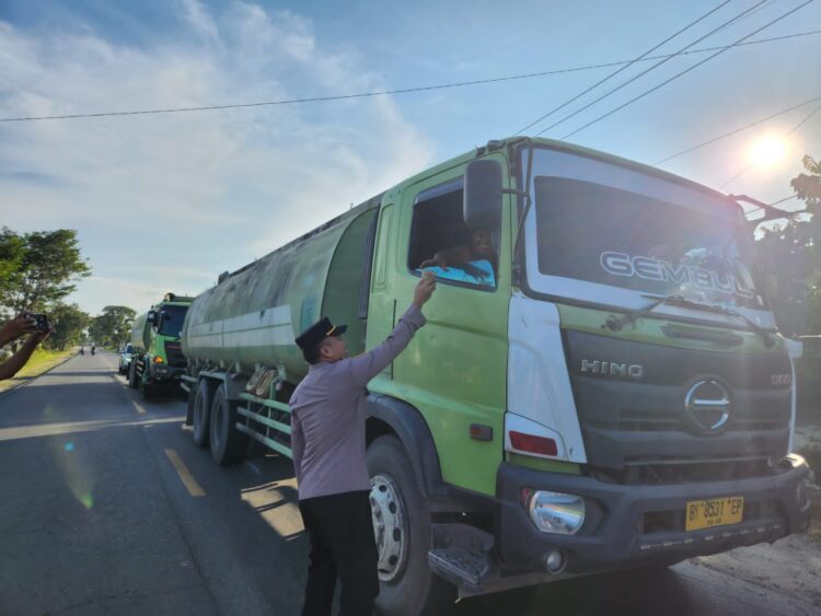 Begini Kegiatan Kapolsek Kampar Kiri Hilir Jelang Berbuka Puasa