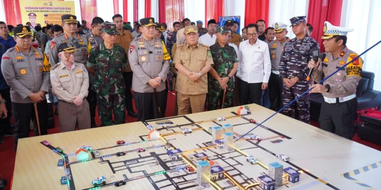 Tinjau Pos Pam Ketupat 2024, Kapolda Riau : Jadikan Polsek Jajaran Sabagai Tempat Penitipan Kendaraan