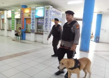 Ops Ketupat Lk 2024, Subsatgas Satwa Sterilisasi Area Pelabuhan Sungai Duku di Dukung Satwa K9