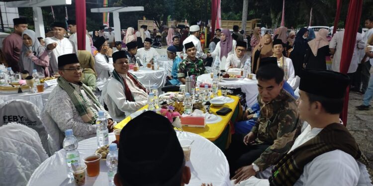 Polsek Kuantan Tengah dan Pemkab Kuansing Gelar Safari Ramadhan Bersama di Kecamatan Sentajo Raya: Momen Kebersamaan dan Kepedulian