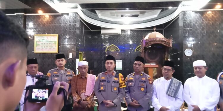 Himbauan Mudik Waka Polres Kampar, Saat Gelar Sholat Tarawih Keliling di Masjid Ar Rahman.