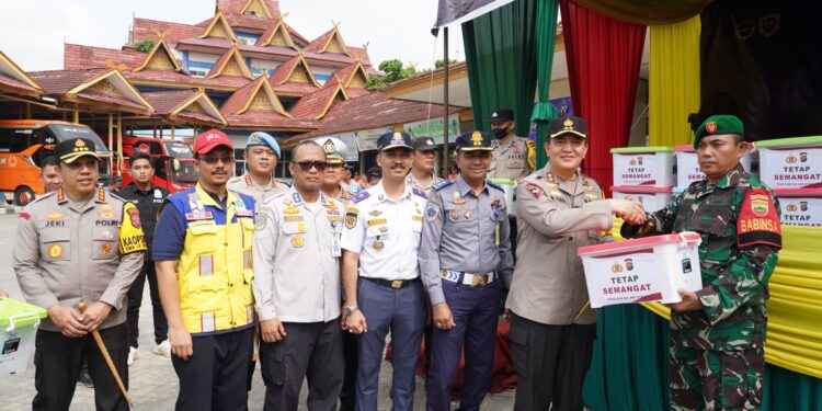 Kapolda Riau Tinjau Persiapan Arus Mudik di Pekanbaru