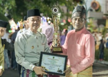 Bupati Rohil Beserta Forkopimda Lepas Peserta Pawai Takbir Idulfitri 1445 Hijriah