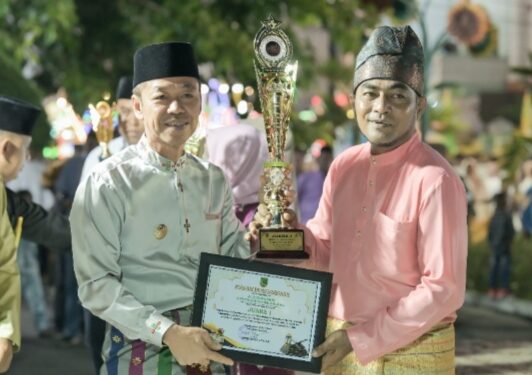 Bupati Rohil Beserta Forkopimda Lepas Peserta Pawai Takbir Idulfitri 1445 Hijriah