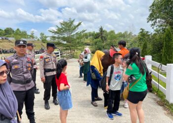 Subsatgas Binmas Ops Ketupat LK 2024 Beri Himbauan Kamtibmas di Tempat Wisata