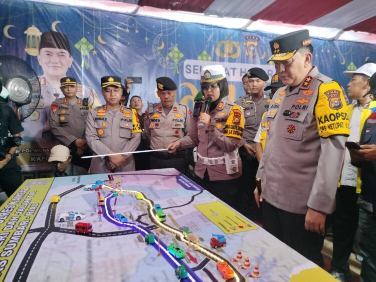 Kasat Lantas Polres Kampar AKP Viola Paparkan Keadaan Lalu Lintas Jalur Lintas Barat, Dihadapan Kapolda Riau