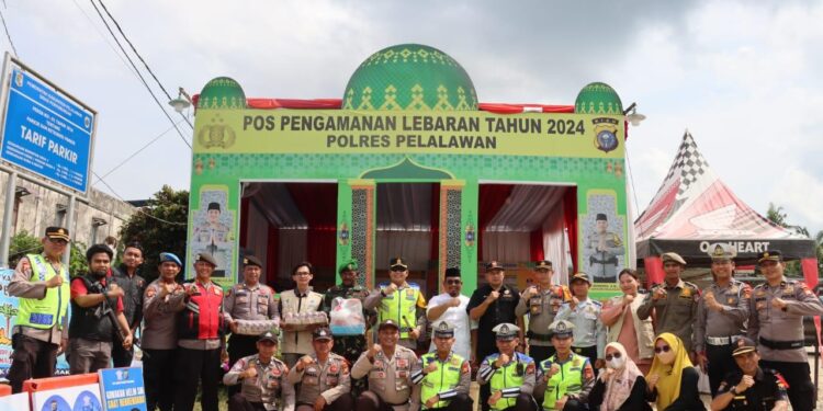 Kapolres Pelalawan Pantau Langsung Arus Lalu Lintas di Jalan Lintas Timur