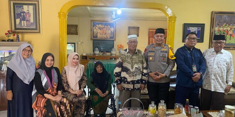 Jalin Silaturahmi Kapolres Pelalawan Silaturahmi ke Rumah Sultan ke 10 Kerajaan Pelalawan
